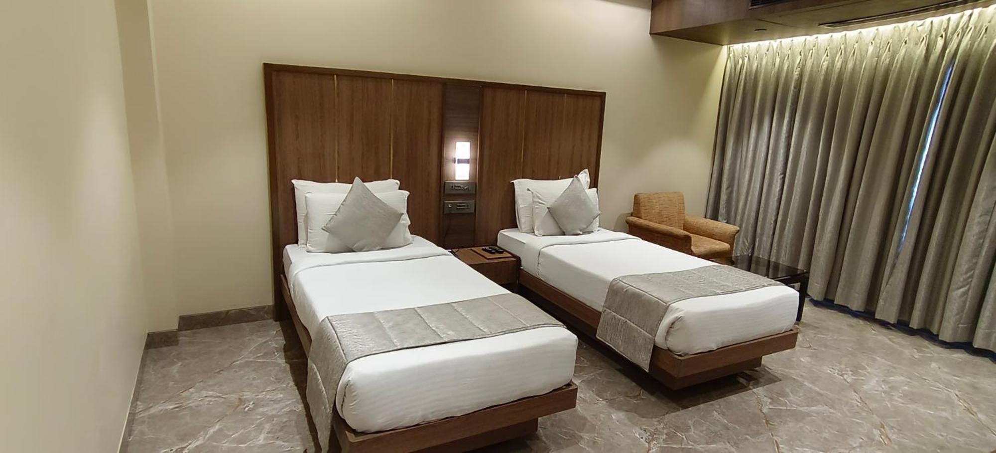 Hotel Archana Residency Мумбаї Екстер'єр фото
