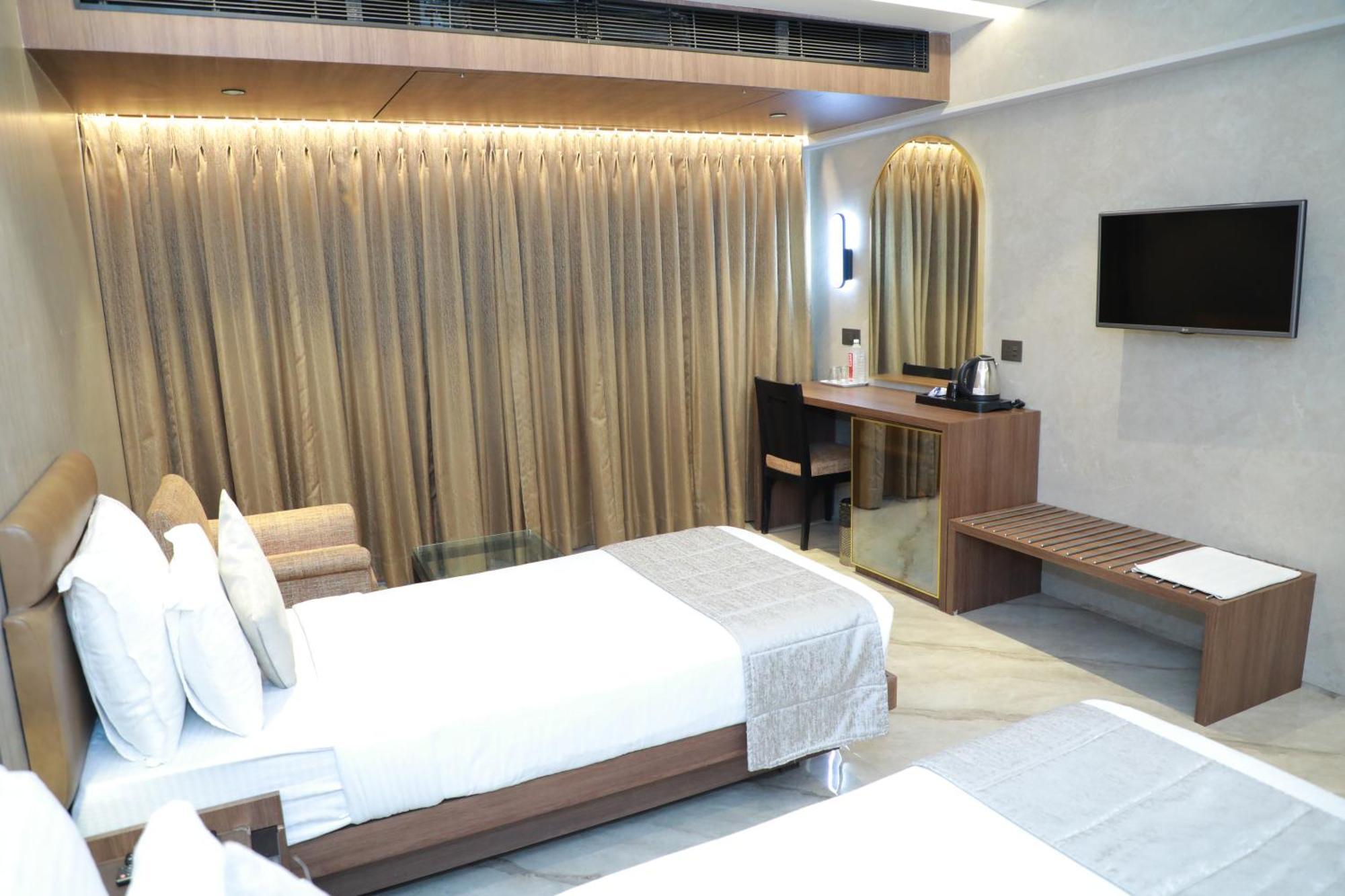 Hotel Archana Residency Мумбаї Екстер'єр фото