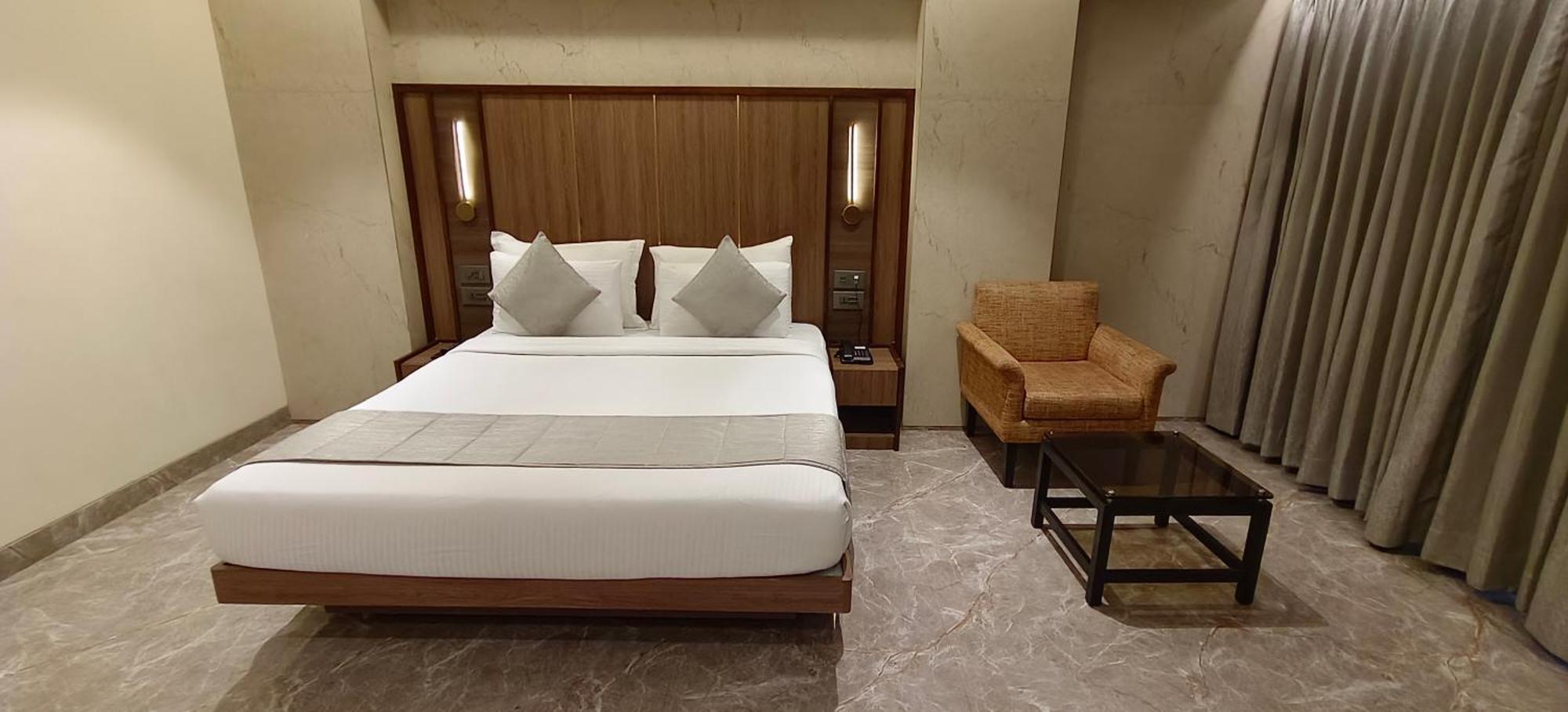 Hotel Archana Residency Мумбаї Екстер'єр фото