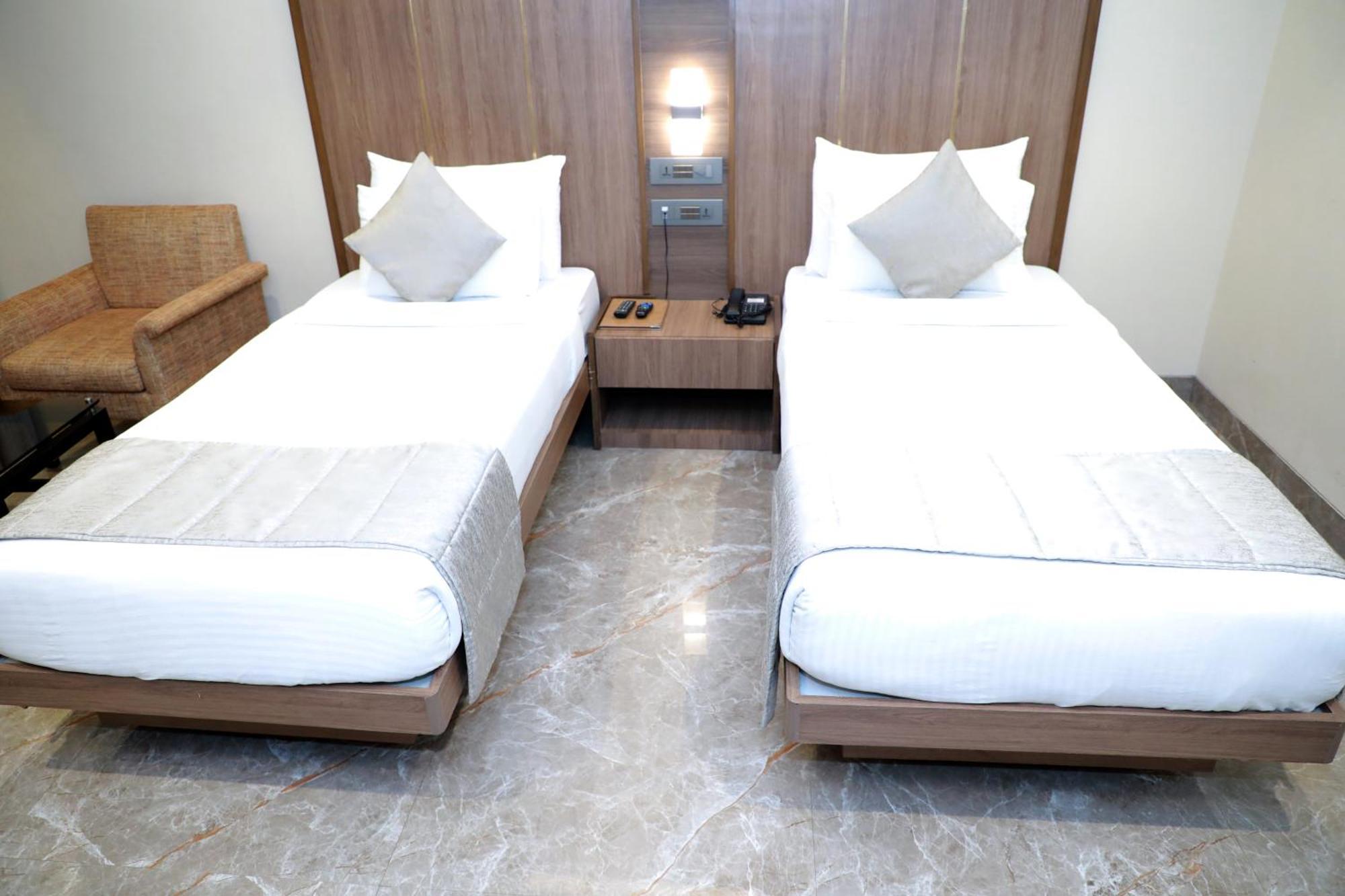 Hotel Archana Residency Мумбаї Екстер'єр фото
