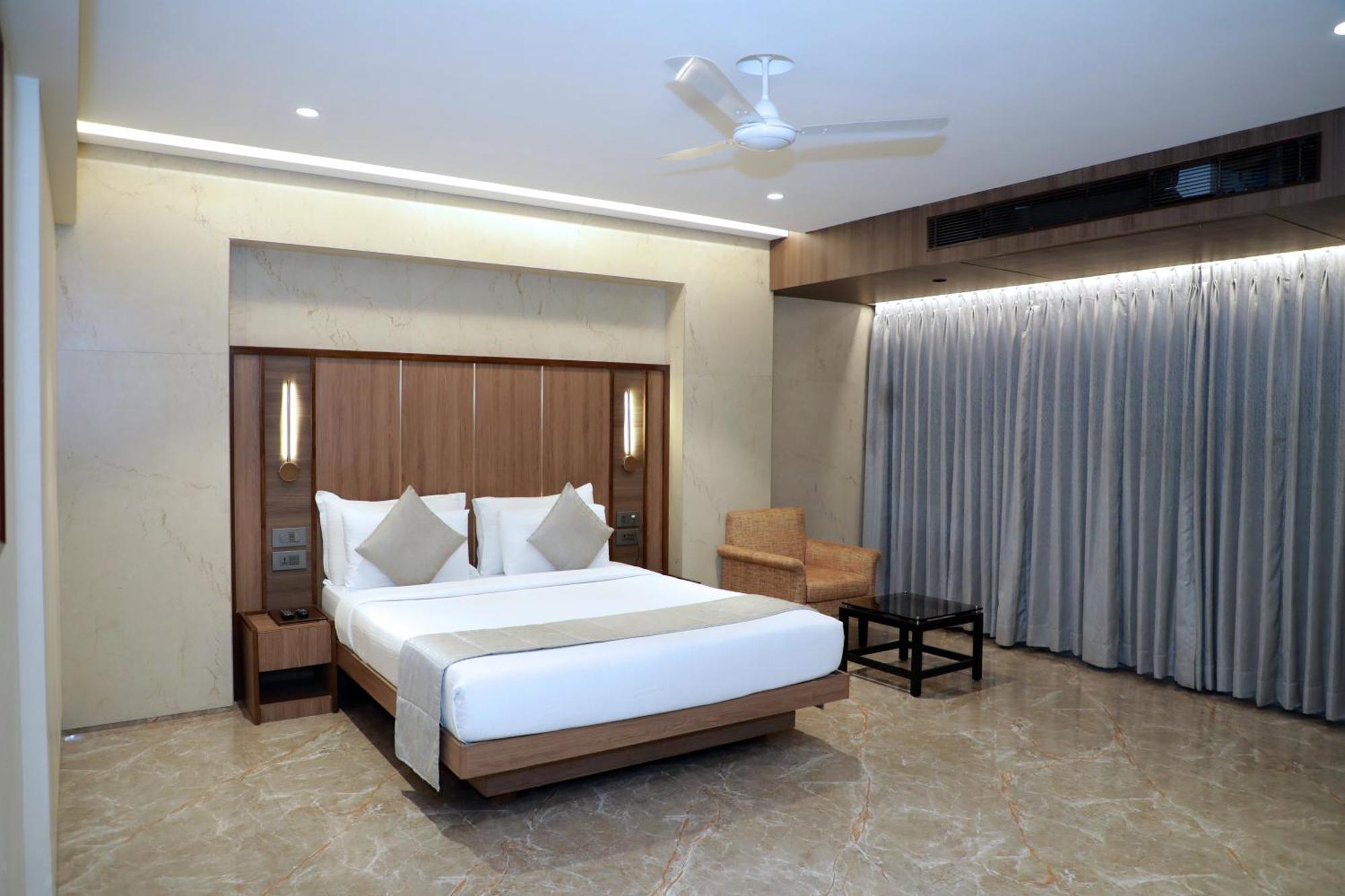 Hotel Archana Residency Мумбаї Екстер'єр фото